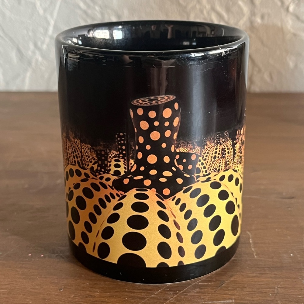 ✨Yayoi Kusama Japanese Artist Black Ceramic Coffee Mug with Pumpkin Pattern✨ - Picture 3 of 7